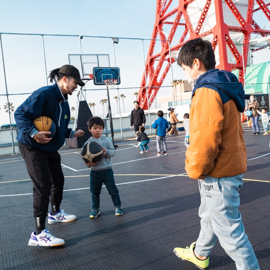 子供たちとバスケ